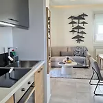 Superior Modern Katoikia דירה *