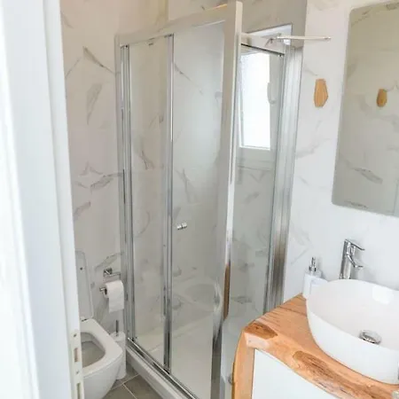 Apartment Superior Modern In The Center With View. Volos